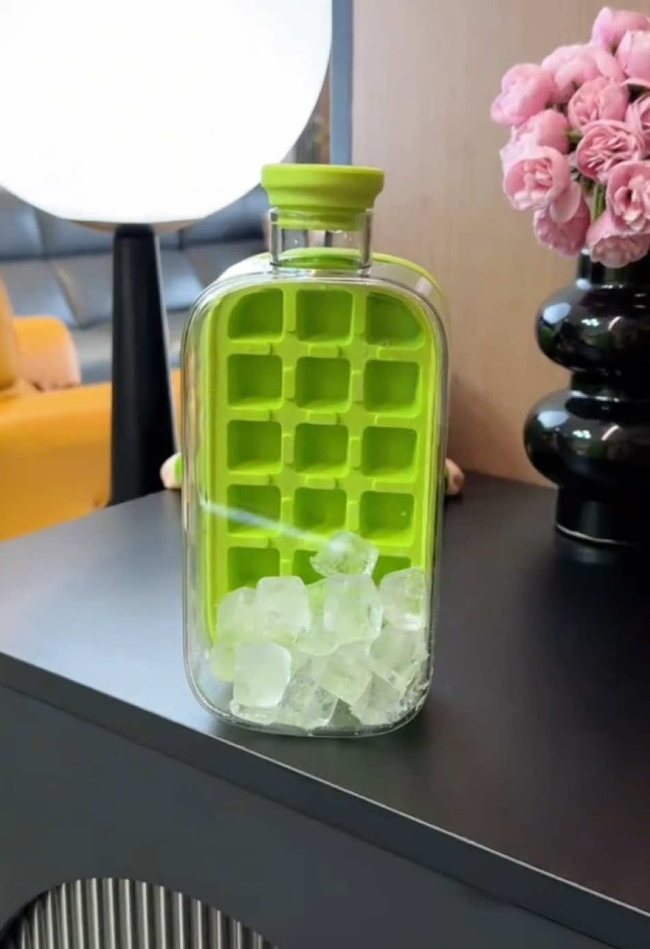 Easy to eat ice cubes😏#gadgets #coolstuff #coolgadgets #shopping #product #amazonfinds #LearnOnTikTok #tiktokmademebuyit #fyp 