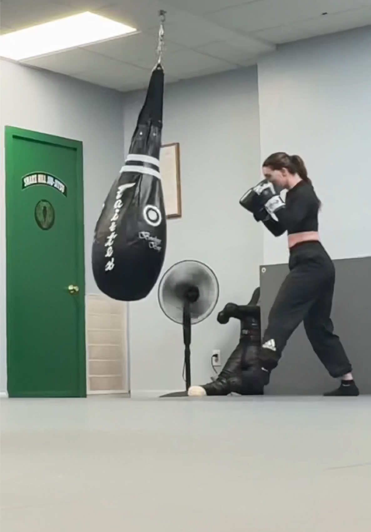 6 rounds: 4 min on 40 sec off 💤