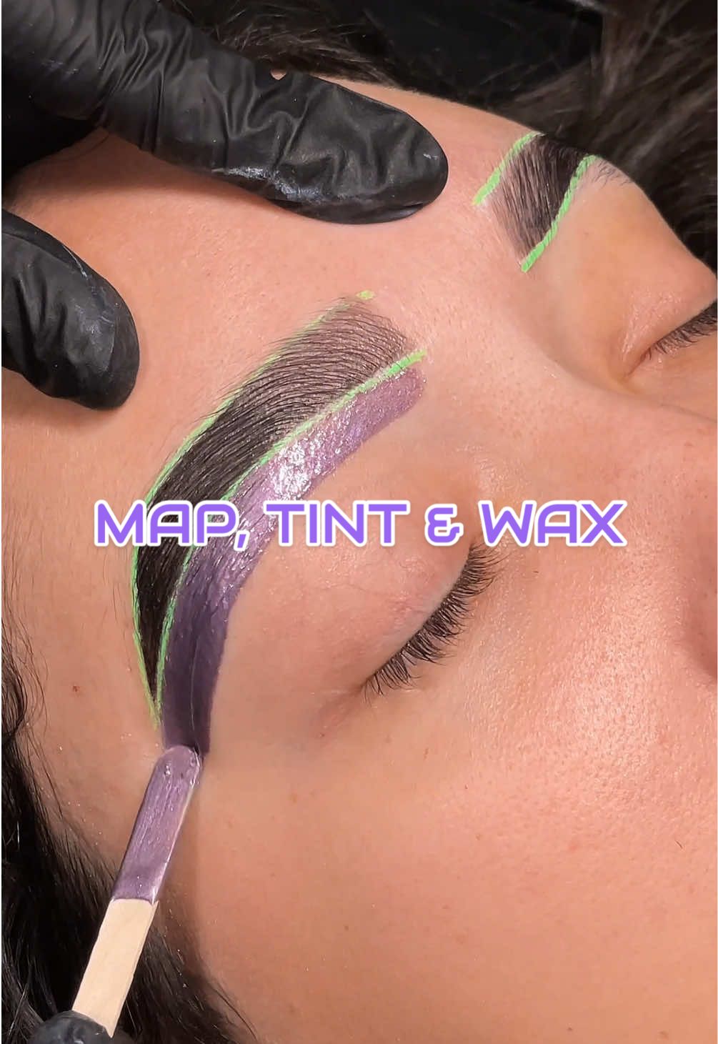 Brow shaping magic 🤩✨ #browtintandwax #browtinting #beautytips #diybrows #eyebrowcare #pdxbrows #vancouverwabrows #browwaxing #browtutorial #waxtips #browwaxingvideo #browwax #browmappingtutorial #brows 