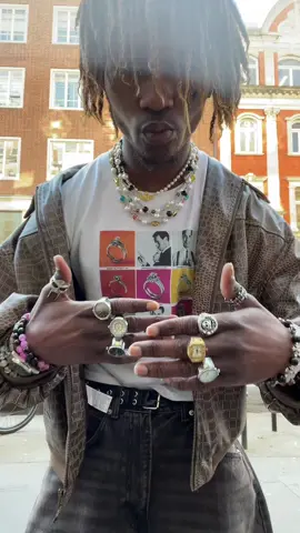 Leaning baby #OOTD #outfitinspo 