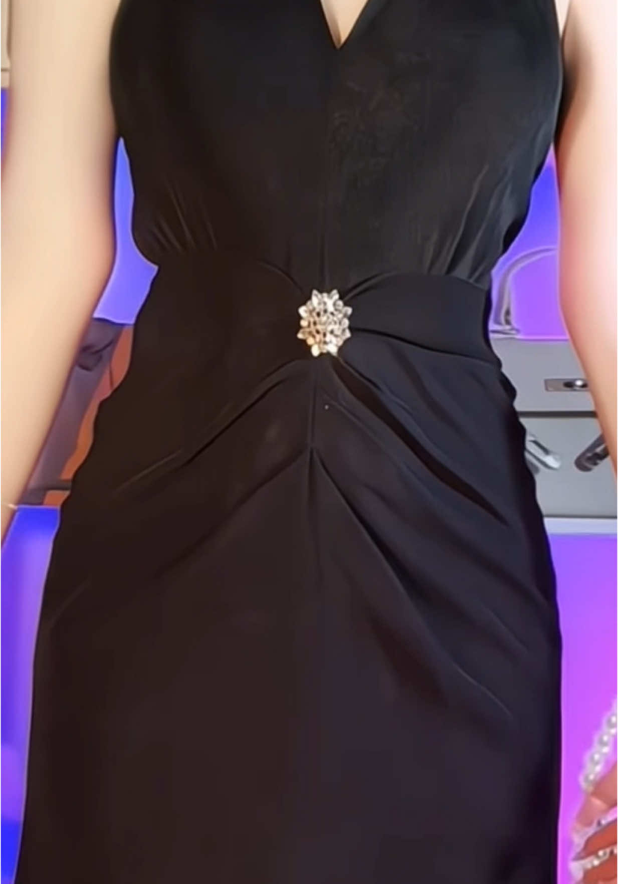 Váy thiết kế dáng yếm cổ chân cá #fyp #xh #outfit 