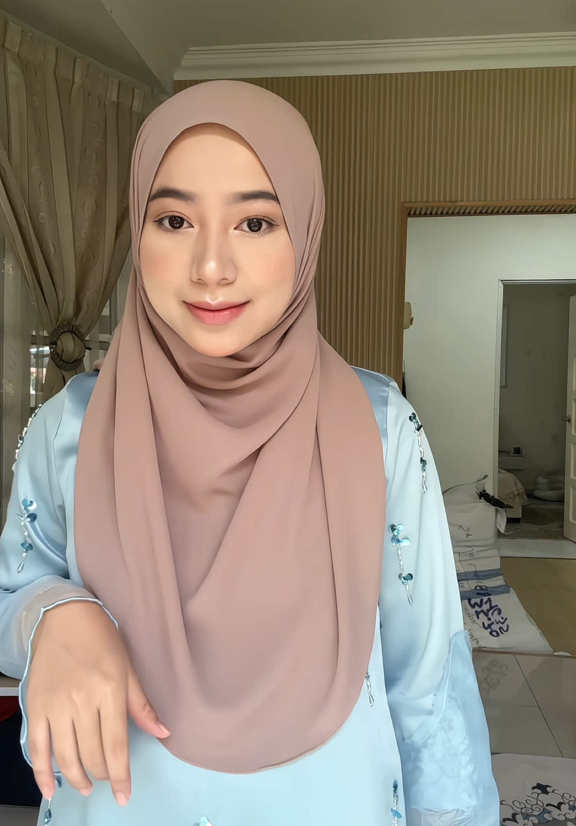 tutorial style yang dapat view 5.2Million last year, i remake balik incase ada yang lupa 🙊 depan belakang labuh tau kalau pakai leona shawl ni sebab 2meter, ada kat my showcase 🫶🏻