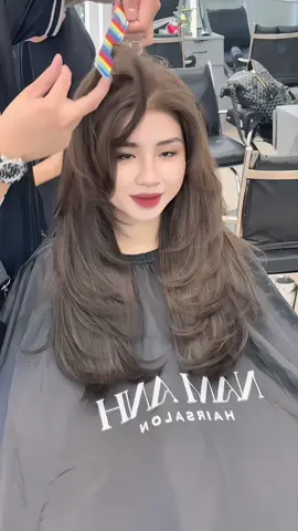 99,9% những chị em tóc mỏng xẹp muốn phồng nhiều sẽ thích kiểu tóc này. Không tin thì thử liền điiii nhaaa 🙈 #namanhhairsalonn #hair #hair #hairstyle #rivewtocdepcantho 