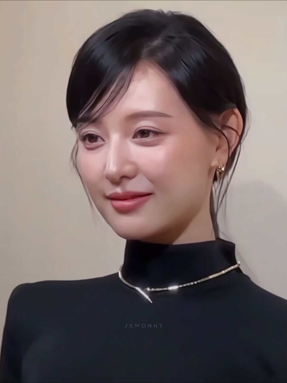 auranya MAHAL🔥 #kimjiwon #foryoupage 