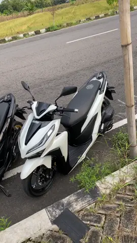sb mulu😥 #fyp #karepkustyle #vaazii #vario #varioputih #variogen1 #variolednew #vario125 #vario150 #variogank #cleanlook #oemlook #cinematicvario #properstyle