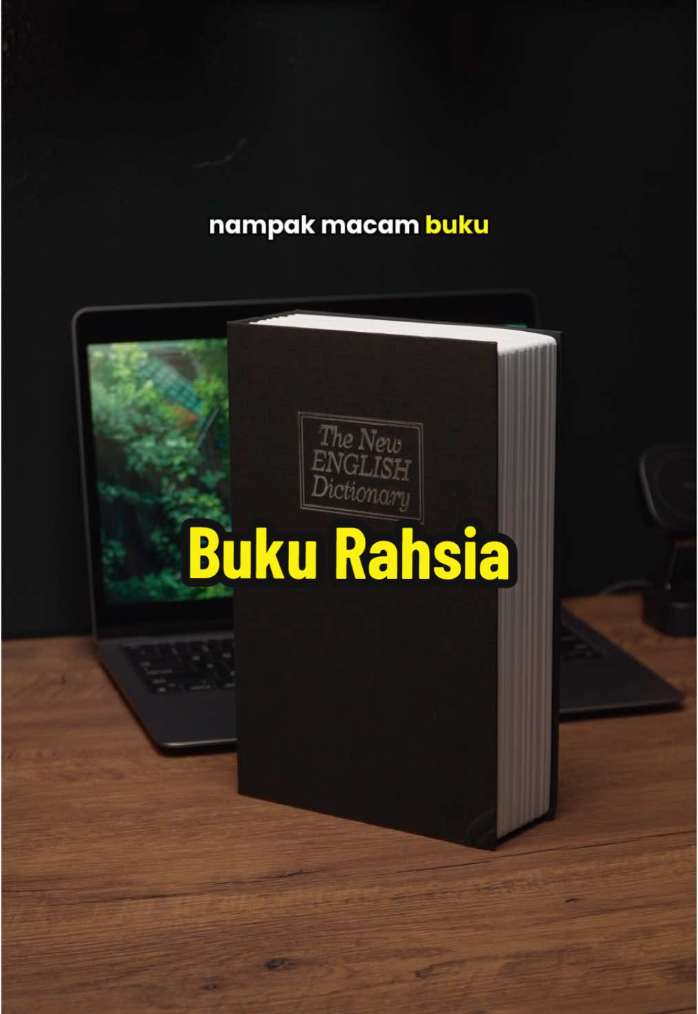 Tempat simpan barang berharga yang tak obvious sangat. Design dan rekabentuk mmg macam buku weh #safetybox #safetybook #expose #securitybox #jayhadee 