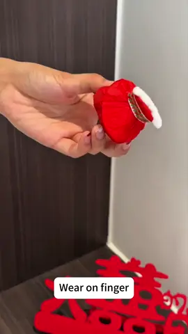 Rainbow in the air, mess nowhere! 🌈 These confetti poppers are a GAME CHANGER! #ConfettiLove #PartyGoals