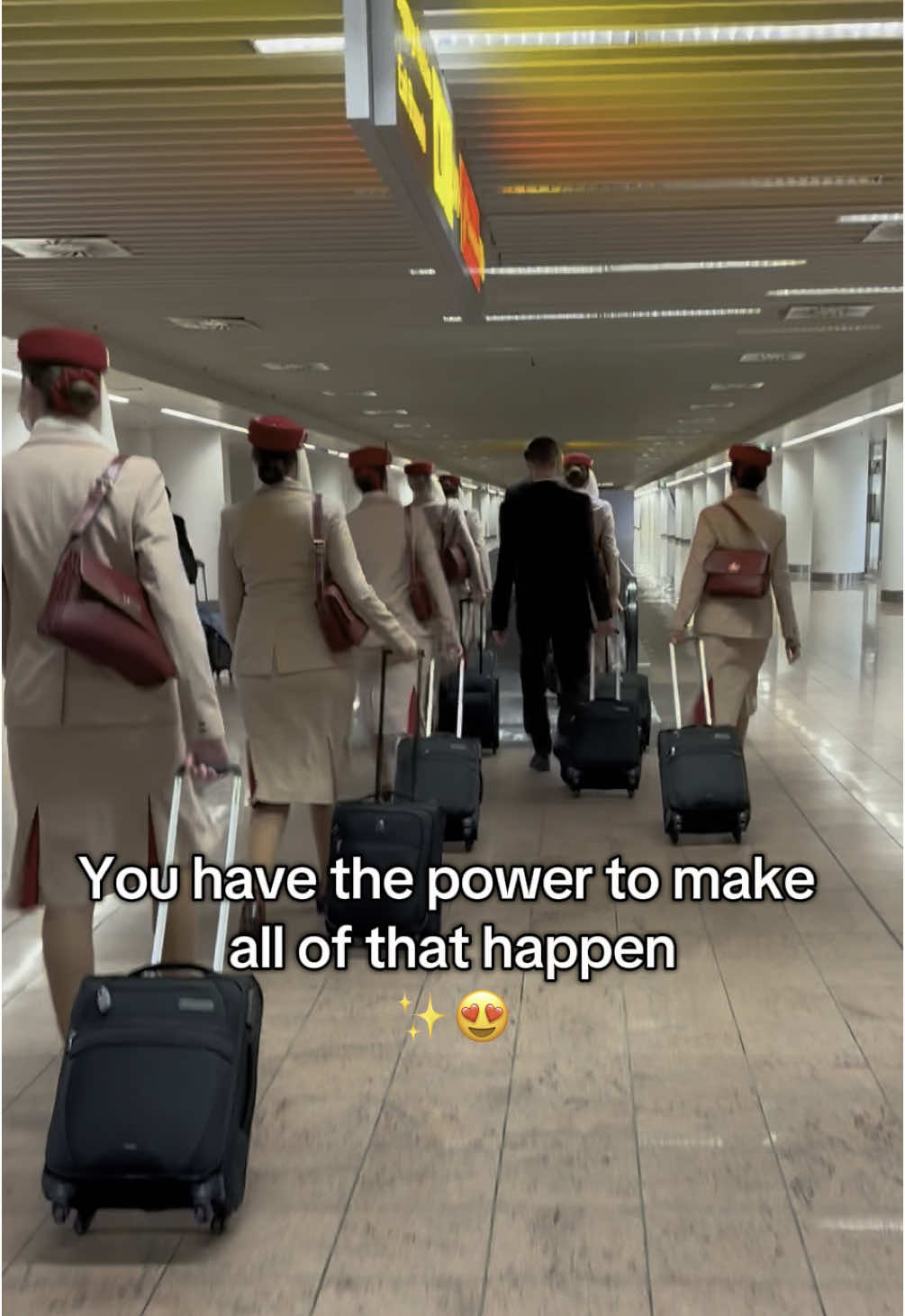 Manifest your dream job ✈️ . . . . . #cabincrew #cabincrewlife #emiratescabincrew #emirates #flightattendant #flightattendantlife #dreamjob #cabincrewjob 