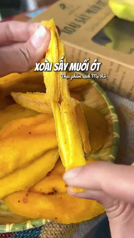 Bà nào guu muối ớt mặn nhiều cay nhiều thì không hợp xoài sấy muối ớt nhà mẹ rô đâu, nhưng những người thích miếng xoài dày và ít sơ, vị mặn và cay đủ để kích thích vị giác thôi thì nên tham khảo nhà mẹ rô ạ!! #xoaisaydeo #xoaisaymuoiot #Ancungtiktok #soholaan #tiktokfood #xuhuong #xoaisaymero #thucphamsachmero 