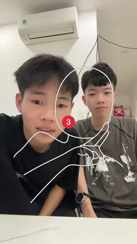 chup hinh cung chong iu 😘 @CYRUSNO1 #WAG 