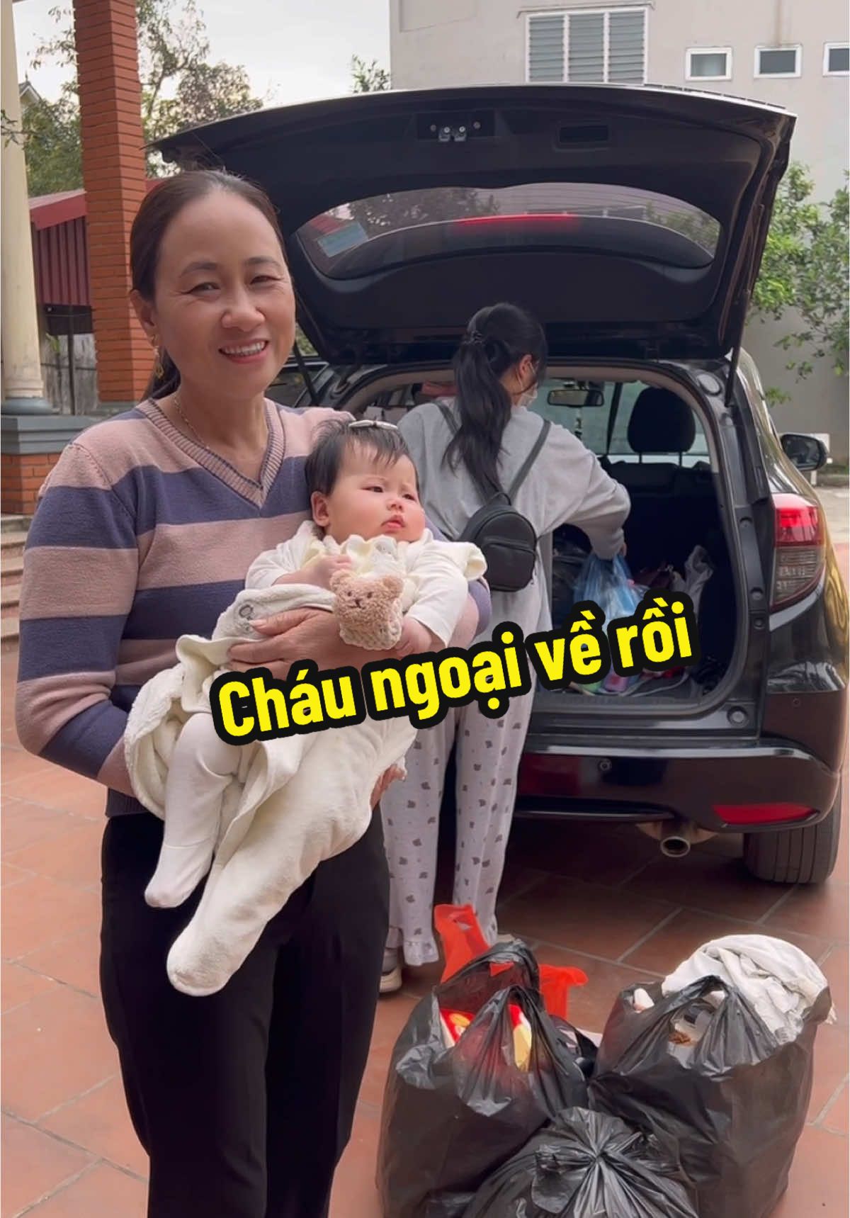 Nếu có thể đừng lấy chồng xa nhé các con gái ơi. #banoitiger 