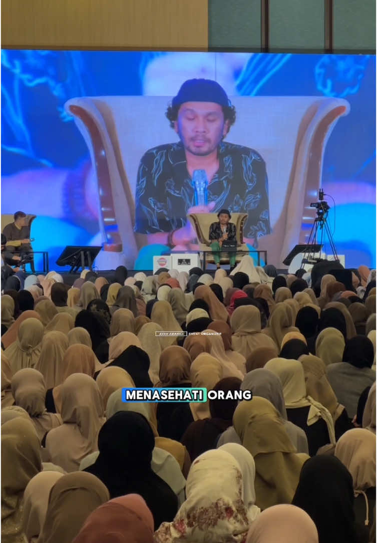 Hidayah milik Allah, tugas kita hanya menyampaikan dengan kasih sayang✨ 〰️〰️〰️〰️〰️〰️〰️〰️〰️〰️〰️〰️〰️〰️〰️ Jadwal sharing time Ust. @Hanan Attaki insyaallah: 23 Maret: TANGERANG 13 April: PADANG 26-27 April: SAMARINDA 18 Mei: PALEMBANG 22 Juni: PEKANBARU 14 Juli: BATAM 20 Juli: MEDAN 26-27Juli: MAKASSAR Cara daftarnya di website ➡️ sharingtimeuha.com 😊 #sharingtime #hananattaki #ayahamanah #bogor #karawang #solo #jakarta #jogja #malang #surabaya #semarang #depok #tangerang #bandung #bekasi #purwokerto #cirebon #garut #makassar #padang #palembang