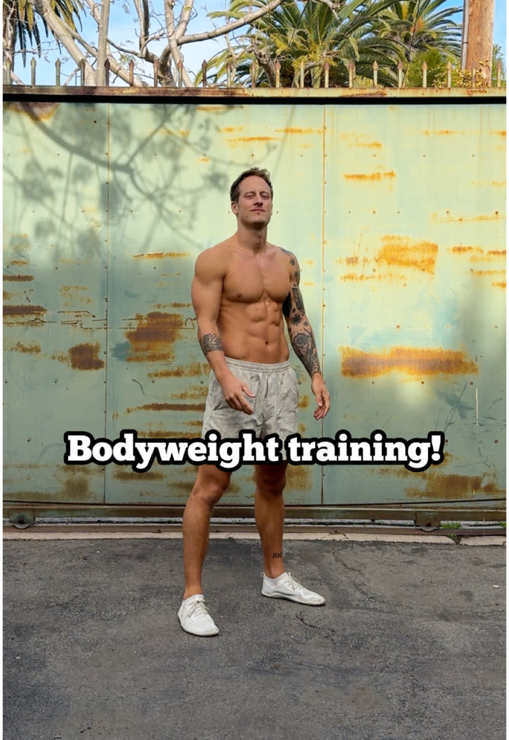 Bodyweight training is freedom! 🔥 Don’t get me wrong. Gyms and weights aren’t bad! I use them too from time to time. But what I truly love is being outdoors, moving, creating, and training wherever I find the perfect spot. The freedom it gives me, the connection with my body, and the countless benefits that come with it are incredible 💪🏼😊 Start your journey with me, and I’ll guide you through my training app. No matter where you are in the world! 🌍🌎🌏 #bodyweighttraining #functionaltraining #fitnessmotivation #bodyweightworkout #movement 