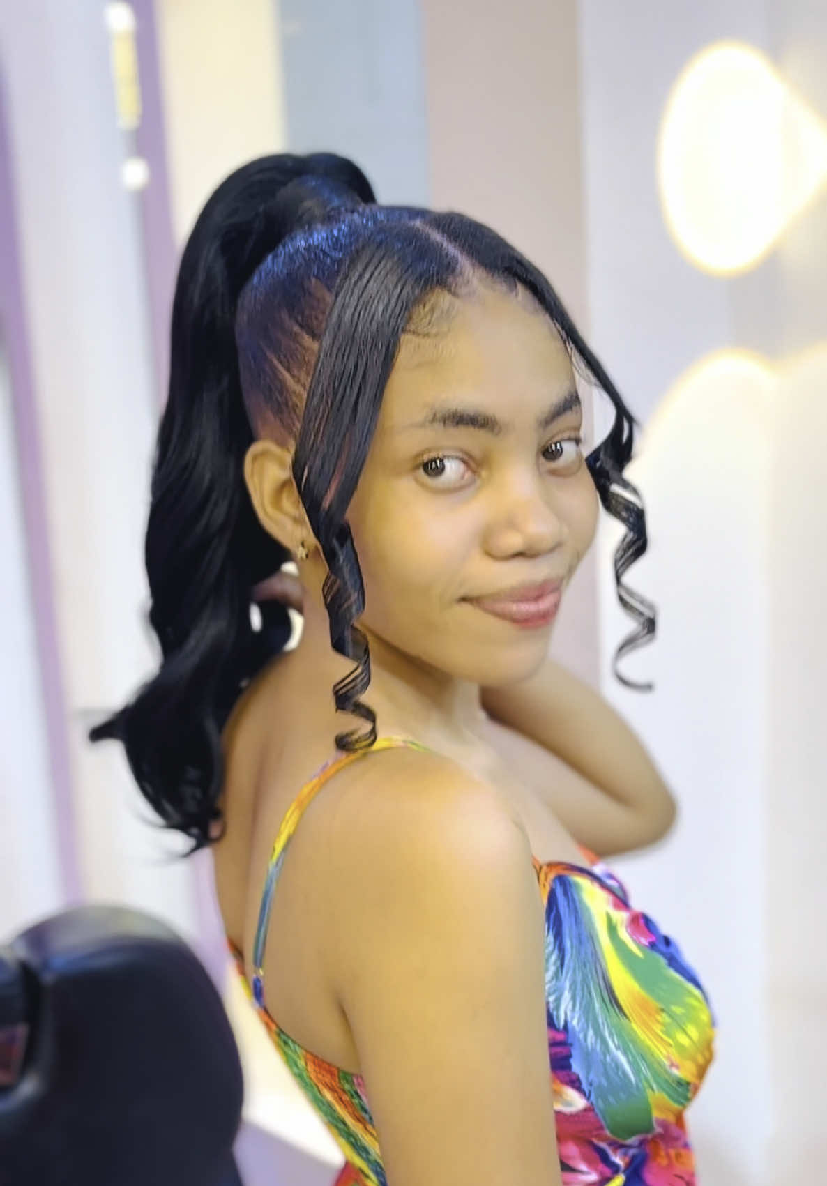 Elf 35 kubana ivyo rasta pamoja na kubana  . Pia tunabana style yoyote ile ya rasta na nywele yoyote ile ata iwe natural tunabana pia #fredsaloon  . Piga simu kawaida au Whatsapp #0714528011  . Tupo Wazi Kila Siku kuanzia saa 2 asubui mpk saa 4 usiku karibuni  . Tupo kinondoni mkwajuni kwenye kituo cha mwendokasi upande wa magari yanaoenda magomeni #fredsaloon  . Tupo pia Kigamboni Mnadani apo apo upande wa pili kuna  sheli ya Rio energy ndani ya sheli #fredsaloon2_kigamboni  . Chakula free kila siku  // Vinyaji free //  Ice-cream  ijumaa ni biriani na kuku #biriani_la_fredsaloon 🍛 🍛  . Ukisuka nywele yoyote Boda ni free #boda_za_fredsaloon  . #hairstyles #braids #explore #daressalaam #stitch #hairtutorial #hairtok #beauty 