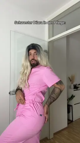 Meint ihr die ältere Generation ist arm drann, weil sie kein Social Media hatten? 👀 #comedy #schwesterdilara #pflegehumor #krankenhaus #altenpflege 