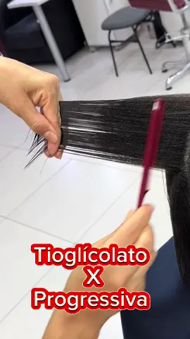 Percebam a diferença entre as duas estruturas de fios :progressiva cabelos finos e QUEBRADIÇOS  Tioglícolato:cabelos forte e resistente 