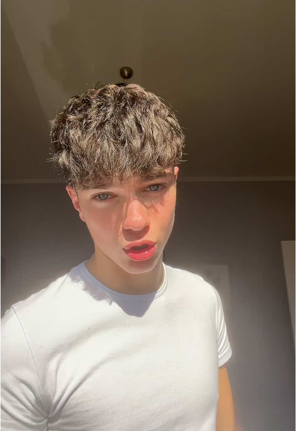 io sono rimasto a questa canzone, come faccio? 😩