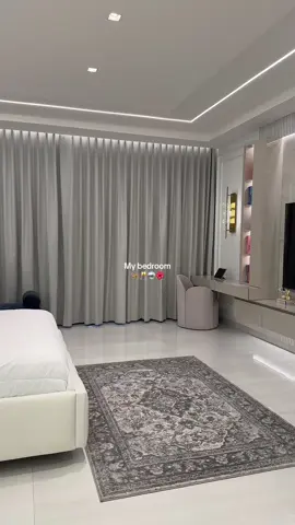 Room tour!!🪩 #RoomTour #roomdecor #cleangirl #thatgirl #grwm #roomtour #bedroom 