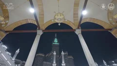 ‏توجيه وإيثار في خدمة المعتمرين والزوار. ‏⁧‫#يسر_وطمأنينة‬⁩