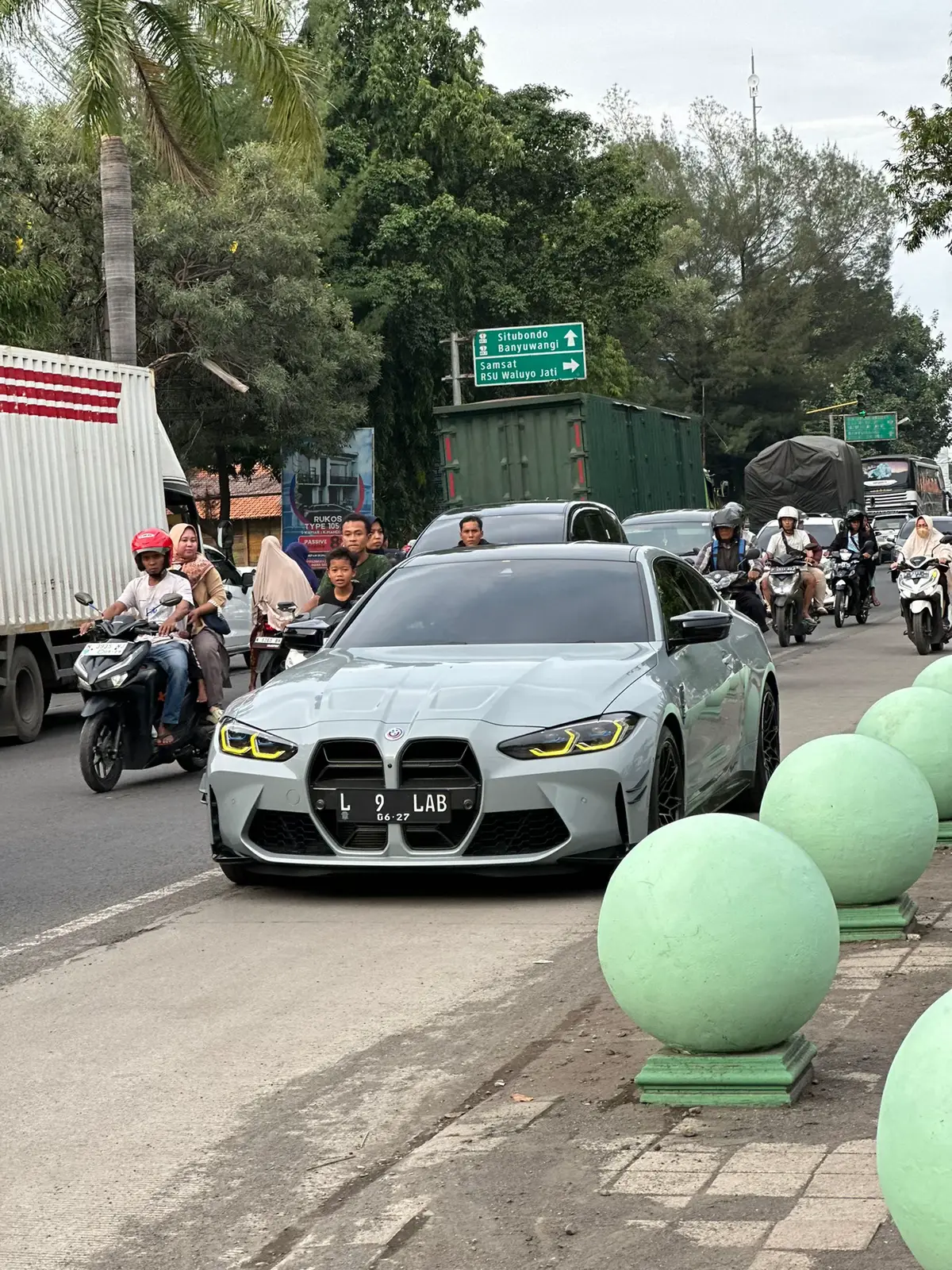 Keluar nyore nyari takjil 🤭🤭🔥🔥#m4competition #bukber #fyp #fypシ゚ #trending #aesthetic #music #bmwlife @porsche 
