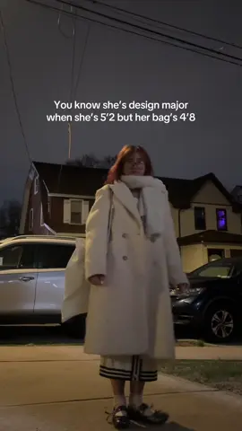 I’m actually going crazy for dragging this big ass bag for hours back home  #designstudent #FITstudent #fashiondesign #fashiondesignstudent 