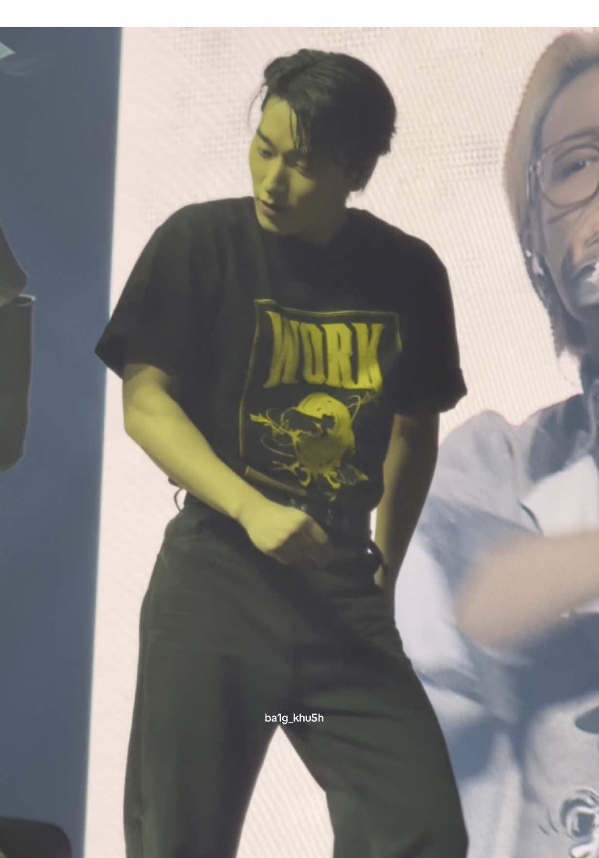 HE LOVES THE KENDRICK WALK 😂 #san #choisan #산 #ateezchoisan #ateezsan #ateez #에이티즈 #fyp #kpopfyp #kpop #ateeztour #towardthelight #kendricklamar #notlikeus 