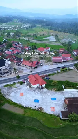 Nagari talang 😊👍 kampuang sia ko sanak 😃 ? 📍 lintas solok - padang talang kecamatan gunung talang kabupaten solok sumatra barat Pilot drone  @ricko.r_photography Suport @salingka_solok 👇👇👇 KAMI TIM @salingka_solok MELAYANI PAKET WISATA PERJALANAN SOLOK LIMA DANAU & SUMBAR WA 👉 082311523660 DOKUMENTASI VIDEO & FOTO LIBURAN ,TOUR GUIDE WISATA SOLOK LIMA DANAU 082311523660 ) #salingka_solok #salingkasolok #fyp #mudik 