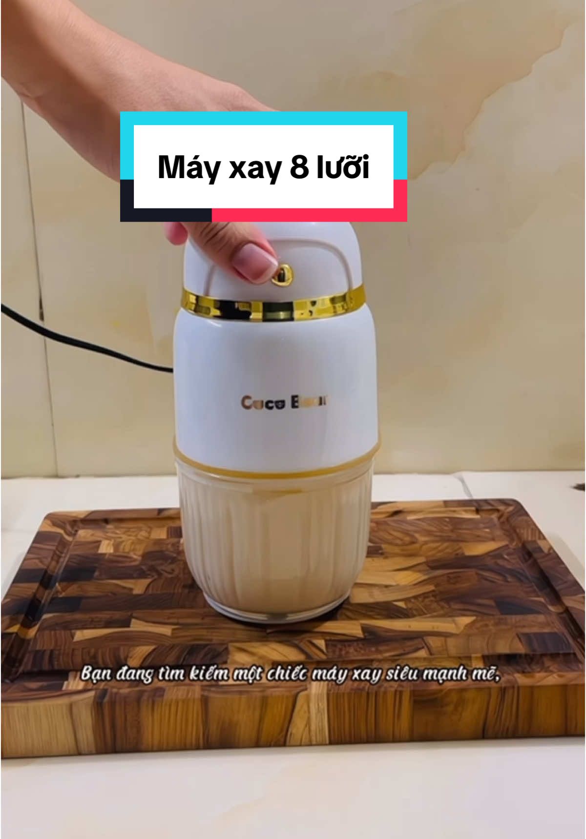 máy xay Cocco Beer 8 lưỡi dao siêu sắc bén! Với công suất cực khủng và thiết kế thông minh, sản phẩm giúp bạn xay cả thực phẩm cứng một cách dễ dàng. ✔ 8 lưỡi dao thép không gỉ              ✔ Động cơ công suất cao, vận hành êm ái nhưng cực kỳ mạnh mẽ! ✔ Dung tích lớn, phù hợp cho gia đình, quán cà phê, nhà hàng! ✔ Dễ dàng tháo lắp và vệ sinh #mayxaydanang #mayaxyy8luoi #cocobear 