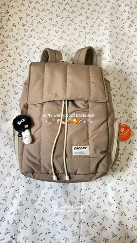 Backpack waterproof muat banyak barang 🍪🍬 #backpackaesthetic #minibackpack #backpack #tasmini #fyp #tasbackpack #taskuliah #tassekolahaesthetic #backpack #outfitinspo 