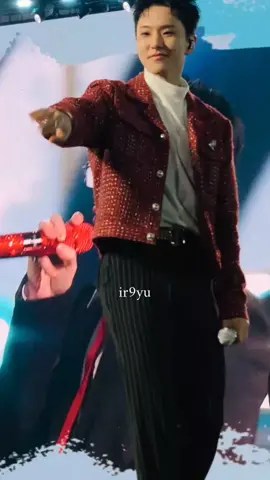 Hoshi doing the prince bow :( ngl i cried seeing this. I love you so much, Kwon Soonyoung! 💝 #hoshi #kwonsoonyoung #seventeen #svt #caratland #caratland2025 #princebow #carat #kpop #kpopfyp #세븐틴 #호시 #권순영 #fyp #foryou #xybca #abcxyz #foryoupage 
