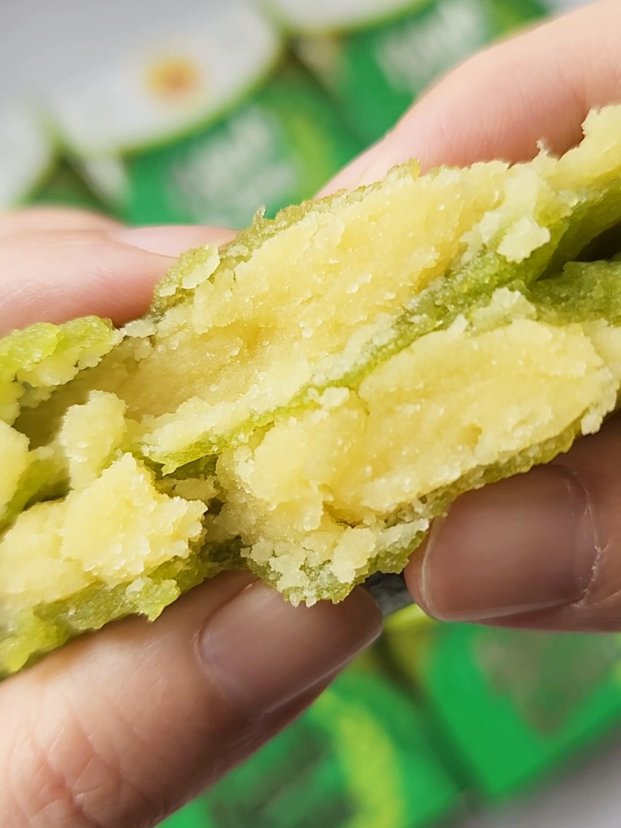 Combo 10 cái bánh cốm nhân đậu xanh đặc sản Hà Nội #banhcomhanoi #banhcombaominh #banhcomdauxanh #dacsanhanoi 