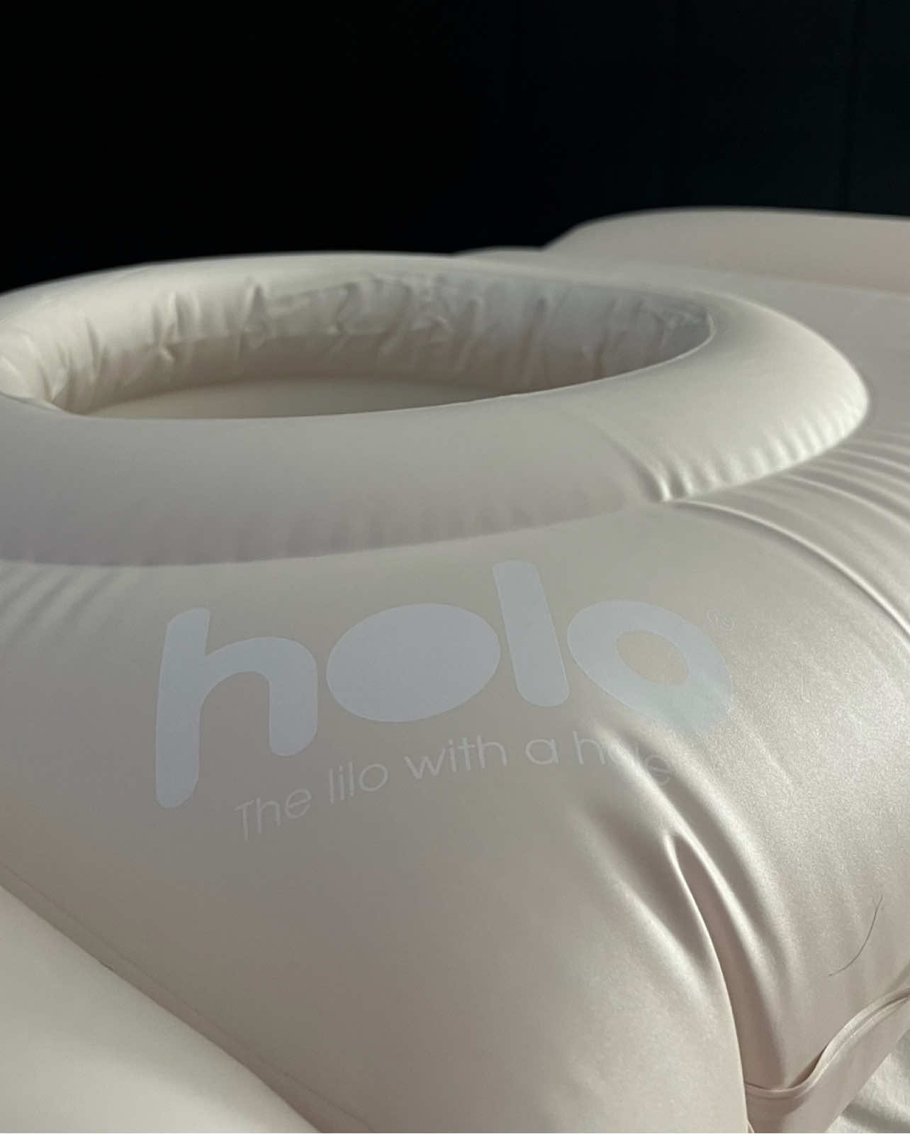 Currently obsessed! I can finally relax on my belly again 🤭🤍☁️ @holo lilo @Amazon  #amazon #pregnant #belly #momtobe #pregnancysleep #3rdtrimester #floatie #hololilo #storefront #amazonfinds #relief 