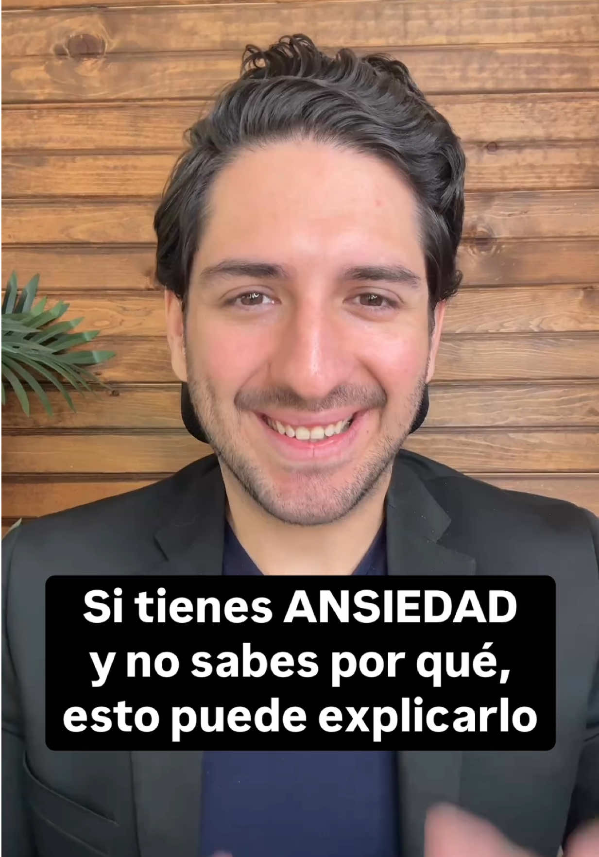 Si tienes ANSIEDAD sin razón aparente, estas pueden ser 4 razones 🧠 La ansiedad hoy en día es muy común. Y la ansiedad puede ocurrir por varios factores.  Y aunque a veces creemos que solo la ocasiona el estrés de la vida diaria, en realidad la ansiedad también puede ser influenciada por otros factores del estilo de vida. Y es importante prestarles atención, porque muchas veces la ansiedad ocurre por estas razones que no siempre son tan evidentes u obvias. Y la solución a la ansiedad, muchas veces es simplemente corregir alguno de estos problemas. Y es importante tratar la ansiedad y corregir los factores que la estén causando, para poder tener una buena salud mental y un increíble bienestar emocional. ¿Conoces algún otra causa de ansiedad? ¡Comparte para promover el cuidado de la salud mental! 🧠 Y manda este video a quien lo necesite. #ansiedad #saludmental #saludemocional #bienestarmental #bienestaremocional 