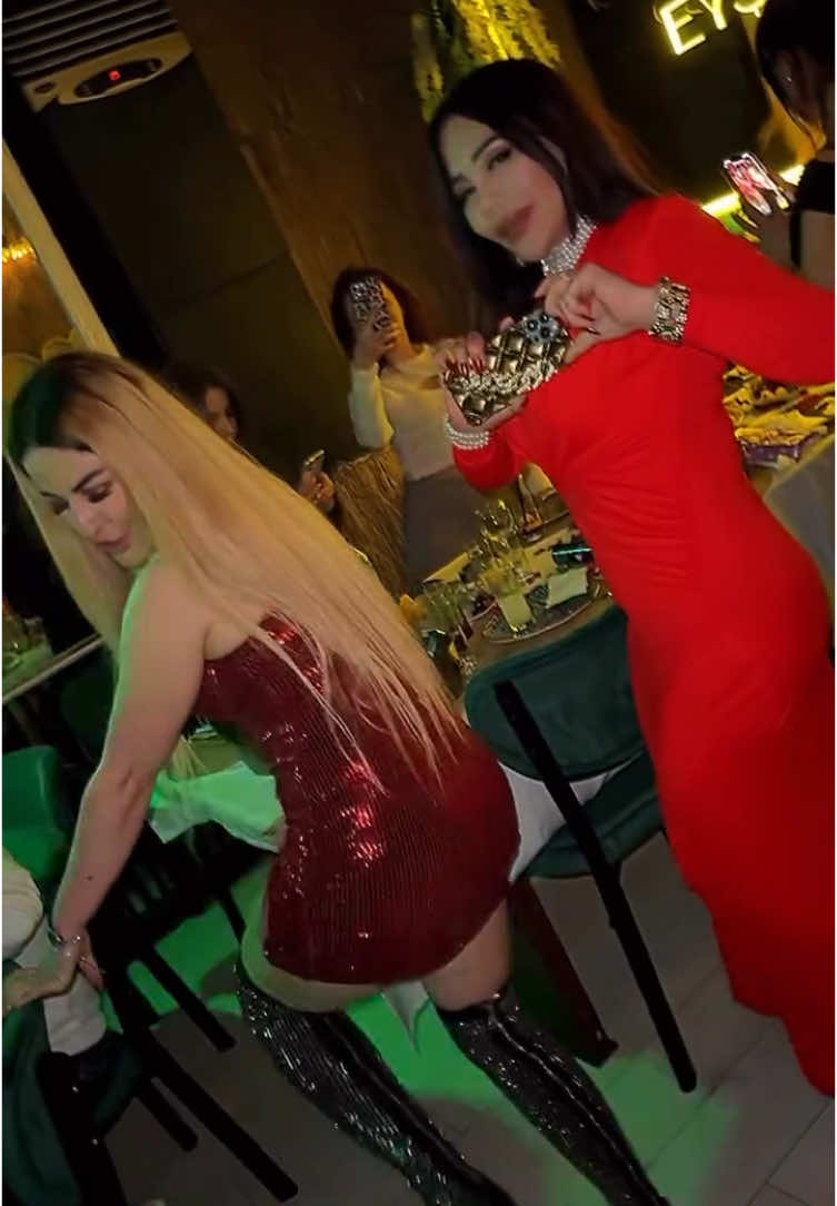 🥂 Eyşan İstanbul , Yeni Nesil Eğlence 💃 Haftanın 7 Günü  🎧 19:30 - 01:30 saatleri arası eğlence  ☎️ Bilgi ve Rezervasyon: 0 (531) 930 86 81  📍İstanbul / Beşiktaş-Fulya