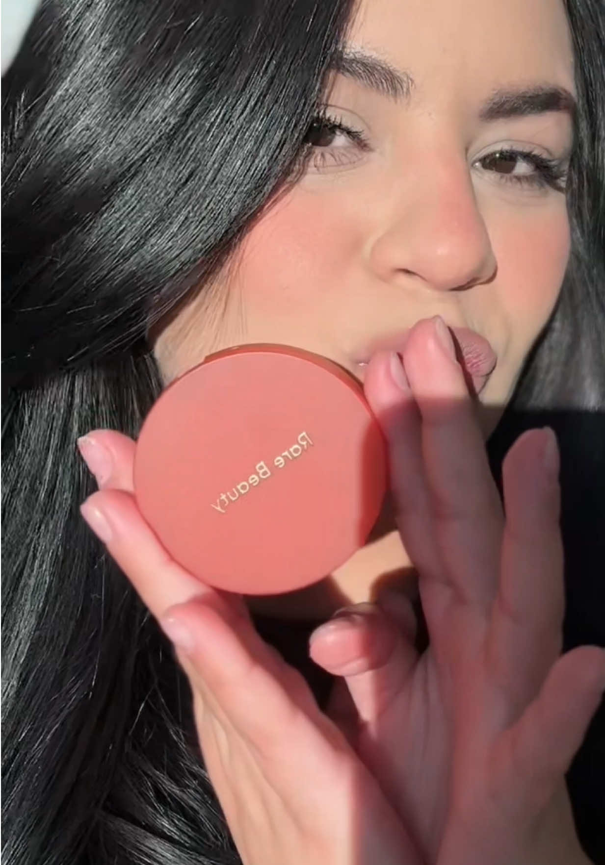 POV Consigues el blush perfecto para el verano 😭😮‍💨🥹🧡 Tono: Worth - true Rose #gifted #giftedbyrarebeauty #makeupday #newrarebeautylaunch #softpinchmattebouncyblush #blush  
