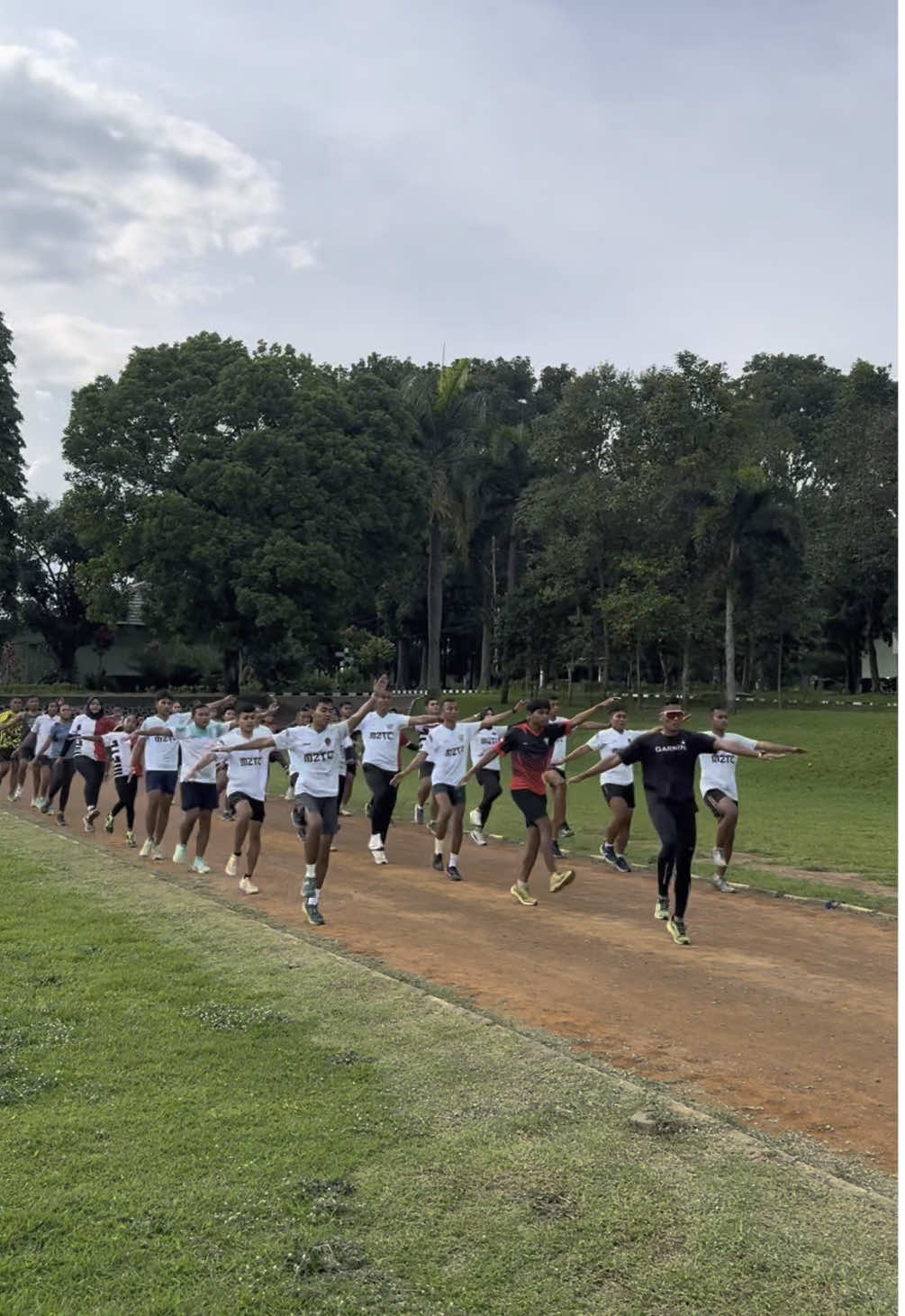 Training ABC Seru🔥‼️ #fyp  #fypシ゚  #casistnipolri  #casismalang  #binjas  #binjasmalang  #binjastnipolri  #divif2kostrad  #malanghits🔥💯  #creatorsearchinsights  #jasmanimiliter  #pelarikonten  #pelarikontenbinsik🏃‍♂️  #trainingabc 