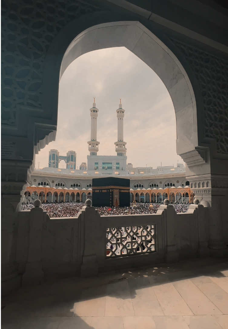 #اللهم_مافي_قلبي_وان_طال_الدعاء #تصويري #أطهر_بقعه_على_الأرض #المصور_أمجد #مهلاً_رمضان🌙 #المسجدالحرام #الحرم_المكي_الان #صلاة #اكتب_شي_توجر_عليه #أمجد_سعيد #تصويري📷 #اللهم_صلي_على_نبينا_محمد 