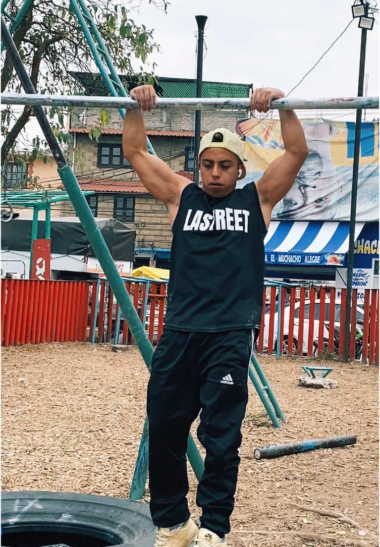 Ya se están tirando Clean 🧼😤 #paratii #foruyou #fyp #calistenia #viral_video #muscleups 