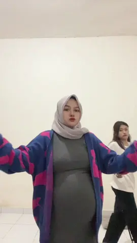 Samaan sma bumil yok cardigan nya 😍#velocity 