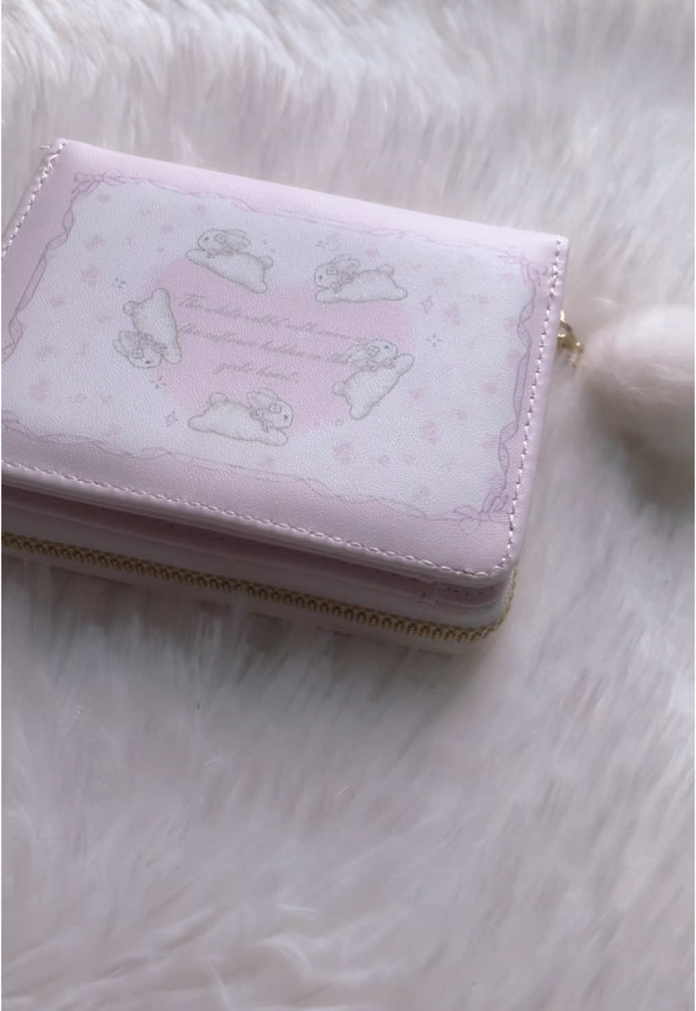 မင်အကြိုက်ဆုံးအိတ်လေး😘#myanmartiktok🇲🇲🇲🇲 #instock #thinthantshopee🎀 #fyppp #wallet #foryoupage #tiktok 