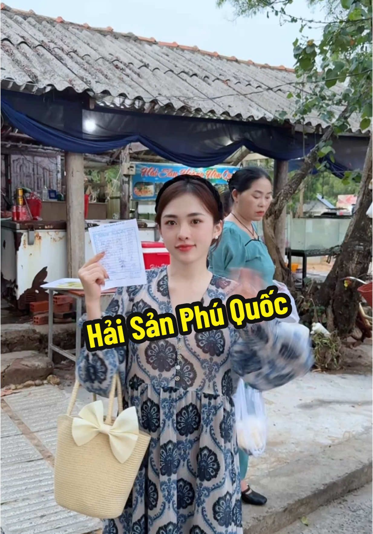 Ai biết quán nào ngon bổ rẻ nữa comment cho các ce chuẩn bị đi Phú Quốc tham khaot với nhaaa 😘 #landaulamvo #mebim 