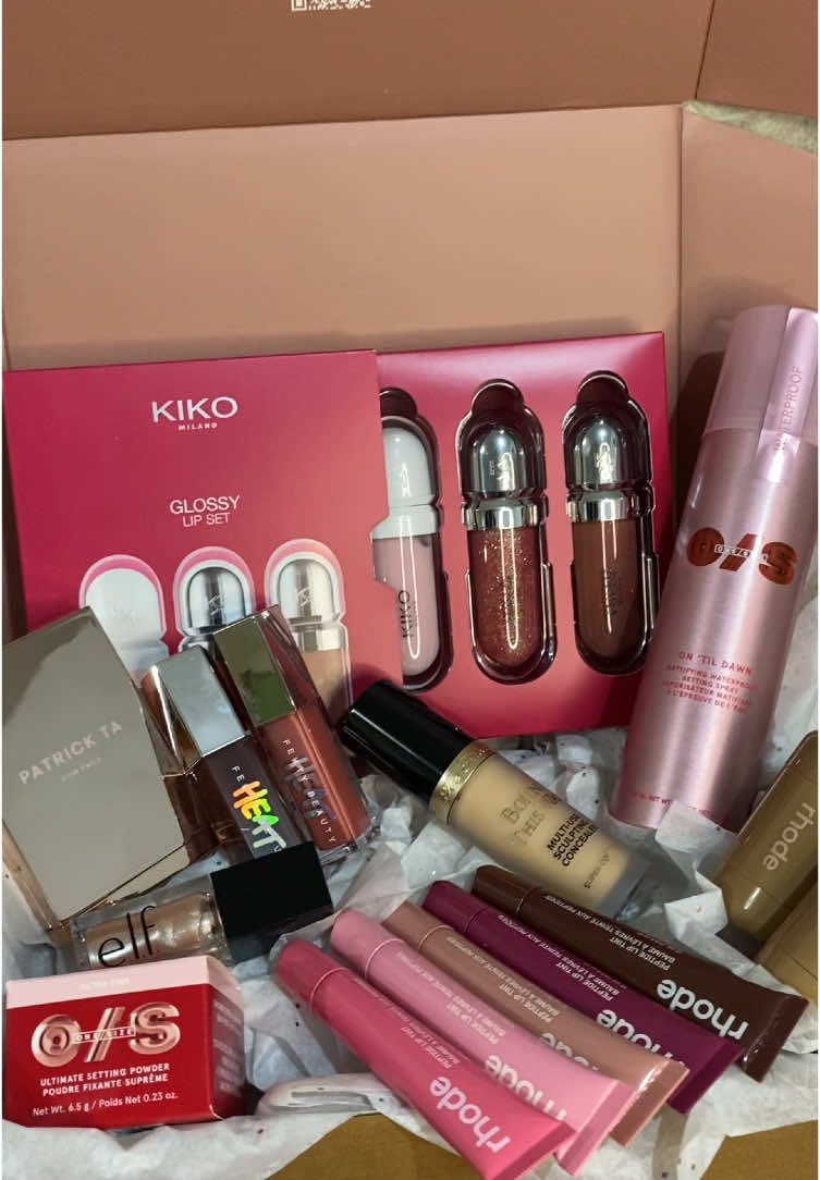 La cajita feliz que todas nos merecemos🥰  Instagram @balu_beauty24 #kikomilano #patrickta #onesizebeauty #rhodeskin #rhode #fentybeauty #makeup #maquilla #fyp 