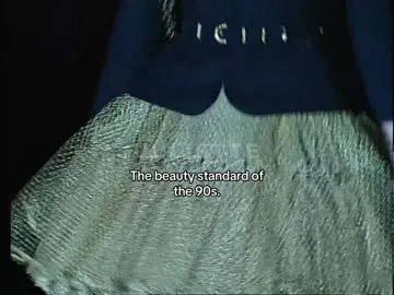 #christyturlington for #atelierversace #models #modeling #Runway #fashion #fashionmoments #fashionshow #90s #SuperModel #moodboard 