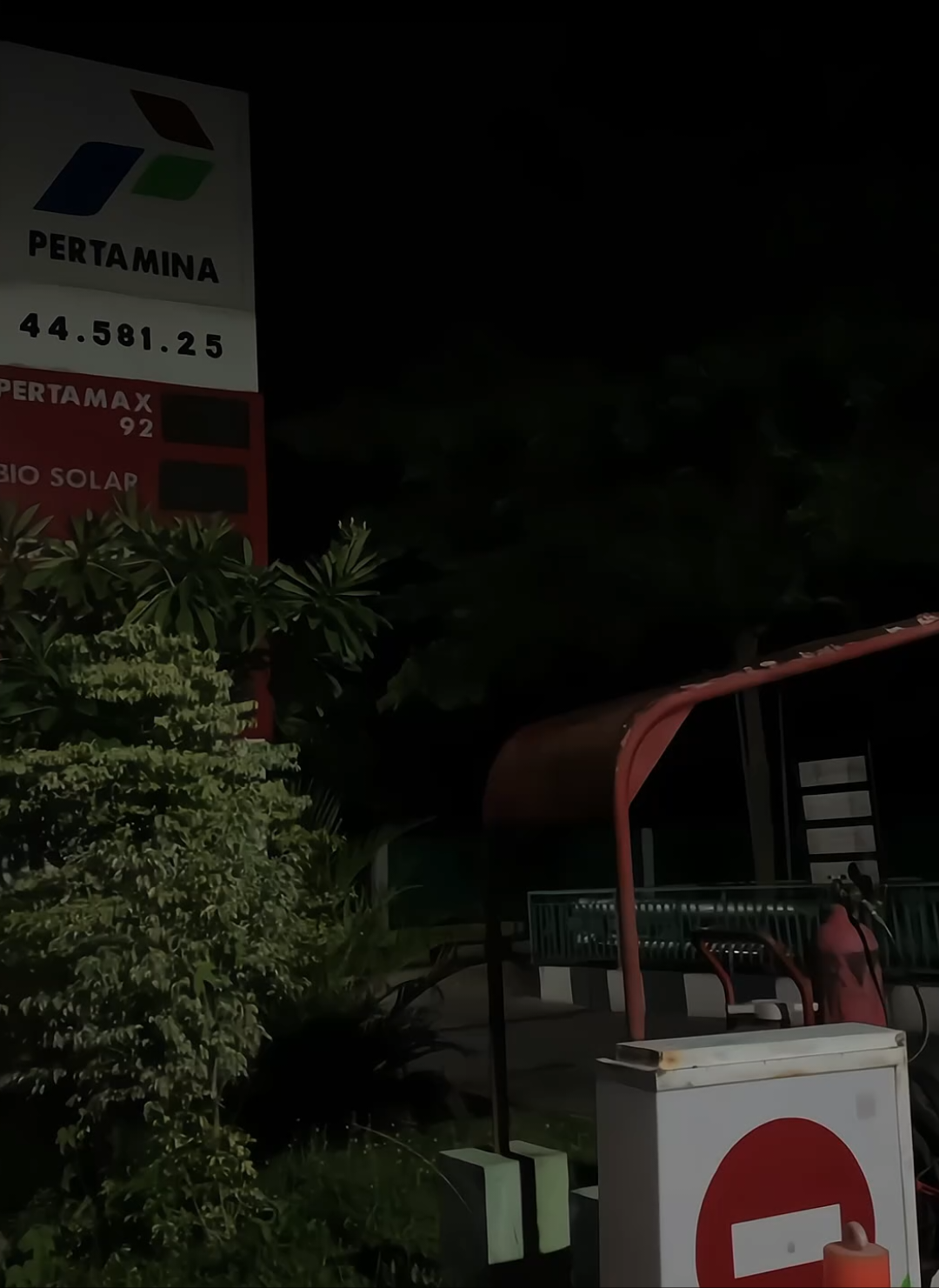 sinarengan #lyrics #sinarengan #denycaknan #liriklagu #liriklagujawa #foryou #fyp #viral #trending 