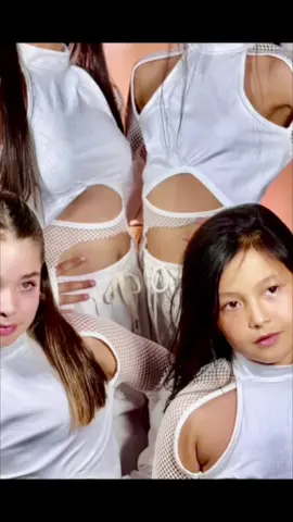 MFP kids Dance by Muscle factory Pattaya! 💃💃 @musclefactorypattaya #YingTheQueen #musclefactorypattaya #thebestfitnessinpattaya #coverdance #zumbapattaya #zumba #danceworkout #เด็กเต้น #Fitness 