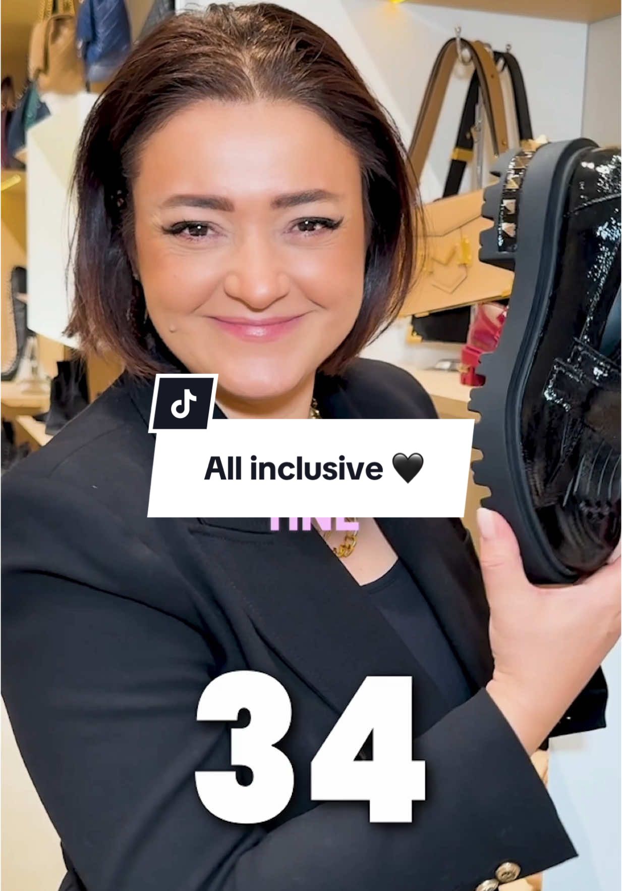 Tu ai dificultăți în a găsi încălțări mărimea ta? Poate te situezi între numere, sau…porți 34 👀 Scrie-ne în comentarii ❤️@Cristina Batlan #fashiontiktok #entrepreneur #fashion #femaleentrepreneur #womenownedbusiness #musette #romania 