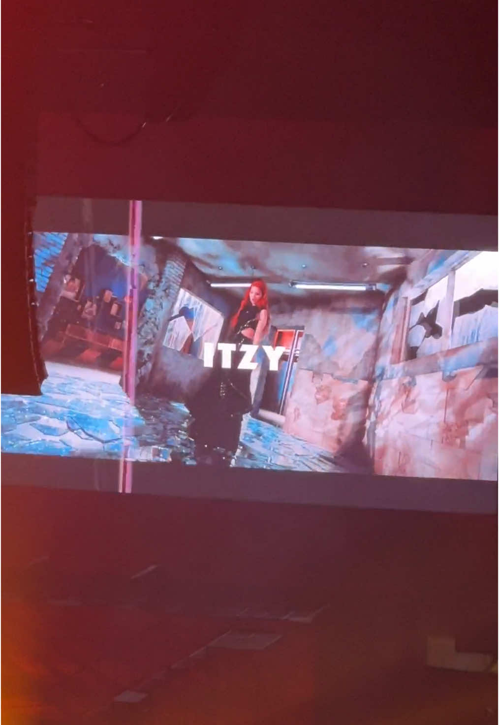ITZYワールドツアー待ってるよ😭会いたい😭 I remember going to Itzy born to be world tour in Manila I was so happy🥹 マニラBorntobeツアー思い出すめっちゃ楽しかった🖤🔥 #ITZY #MIDZY #itzy_borntobe  #YEJI #RYUJIN #LIA #chaeryeong #yunaitzy #Yuna 