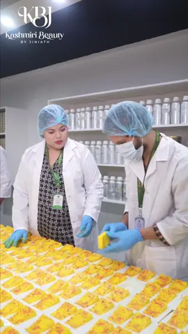 ⭕1-2 মাসের মধ্যেই দেখবেন  2 শেড ব্রাইট হয়েছে। ⭕মেজতার  দাগ দূর করবে ⭕পক্সের দাগ দূর করে দিবে। ⭕ব্রণের দাগ দূর করবে ⭕সানবার্ন রিমুভ করবে ⭕ত্বকের ভেতর থেকে ফর্সা করবে ⭕কোন সাইড ইফেক্ট নাই,এলার্জিতে কোন সমস্যা হয় না। ছেলে ও মেয়ে উভয়ে ব্যবহার করতে পারবেন 📍  অর্ডার করতে ইনবক্স করুন  ✅পার্সেল তাড়াতাড়ি পেতে চাইলে সরাসরি কল করে অর্ডার করুন👉 01958034440 01958034441  01958034442 ⚠⚠Kashmiri Beauty By Jiniath  এর শোরুম ঢাকা এবং চিটাগাং👉 📍 Jamuna future park, Shop -30, Ground floor.  Phn : 01958-034444 📍 Bashundhara city, shop -74/A,Level -1 Block-C, phn -01958-034446 📍 Chittagong, Bali arcade Mall, Chowk bazar, shop 14,level 1, phn-0967880064 #hair #beauty #dandruff #foryou #kashmiri_beauty #review #foryou #foryoupage #viral #viralvideo #soap #whitening #soapmaking #soapmaking #glow #skinbrightning 