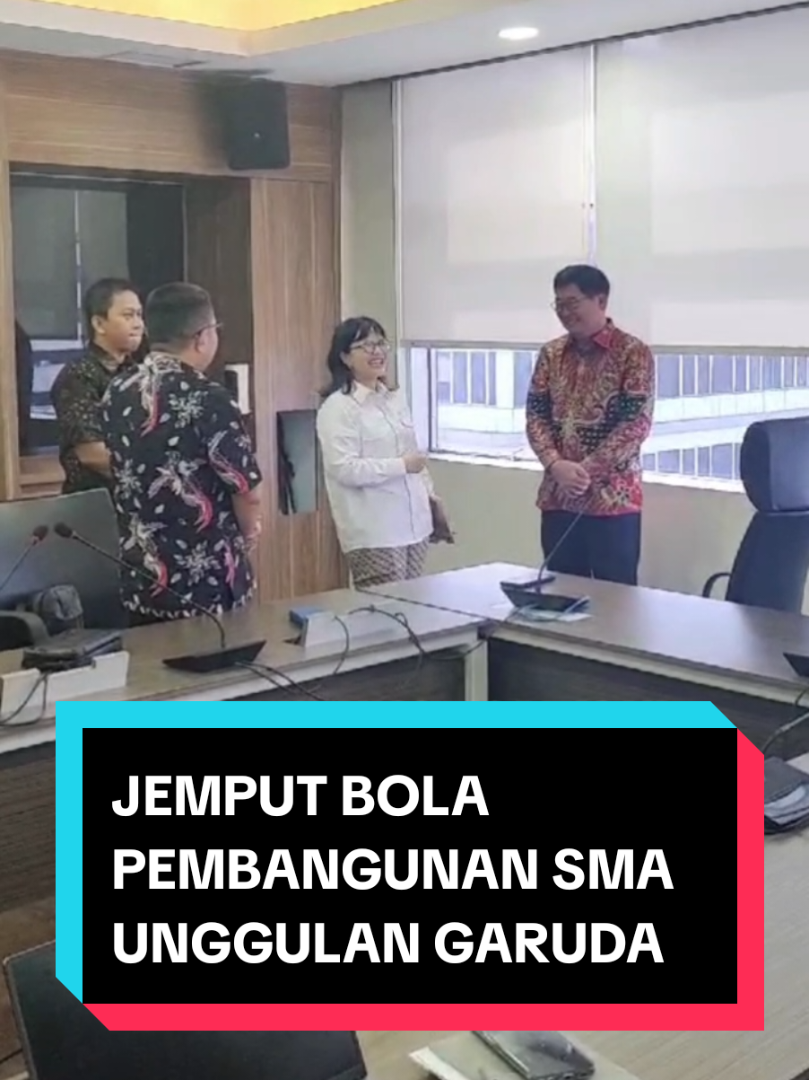 Hari ini Saya bersama rekan Anggota DPRD Beltim Komisi III dan OPD terkait Pemkab Beltim hari ini bertemu dengan Wamen Dikti Saintek, Prof Stella Christie untuk follow up pembangunan SMA Unggulan Garuda yang insyaallaah akan dibangun di Belitung Timur. Keberadaan SMA Unggulan Garuda di Belitung Timur akan jadi pengerek perekonomian warga sekitar dengan multiplier effectnya. Mohon doanya kepada masyarakat Belitung Timur agar semuanya berjalan lancar. #kamarudinmuten #khairilanwar #beltim #nyamanbekawan #beltimnyaman #beltimberkemajuan #beltimnyamandanberkemajuan  #smagaruda #smaunggulgaruda 