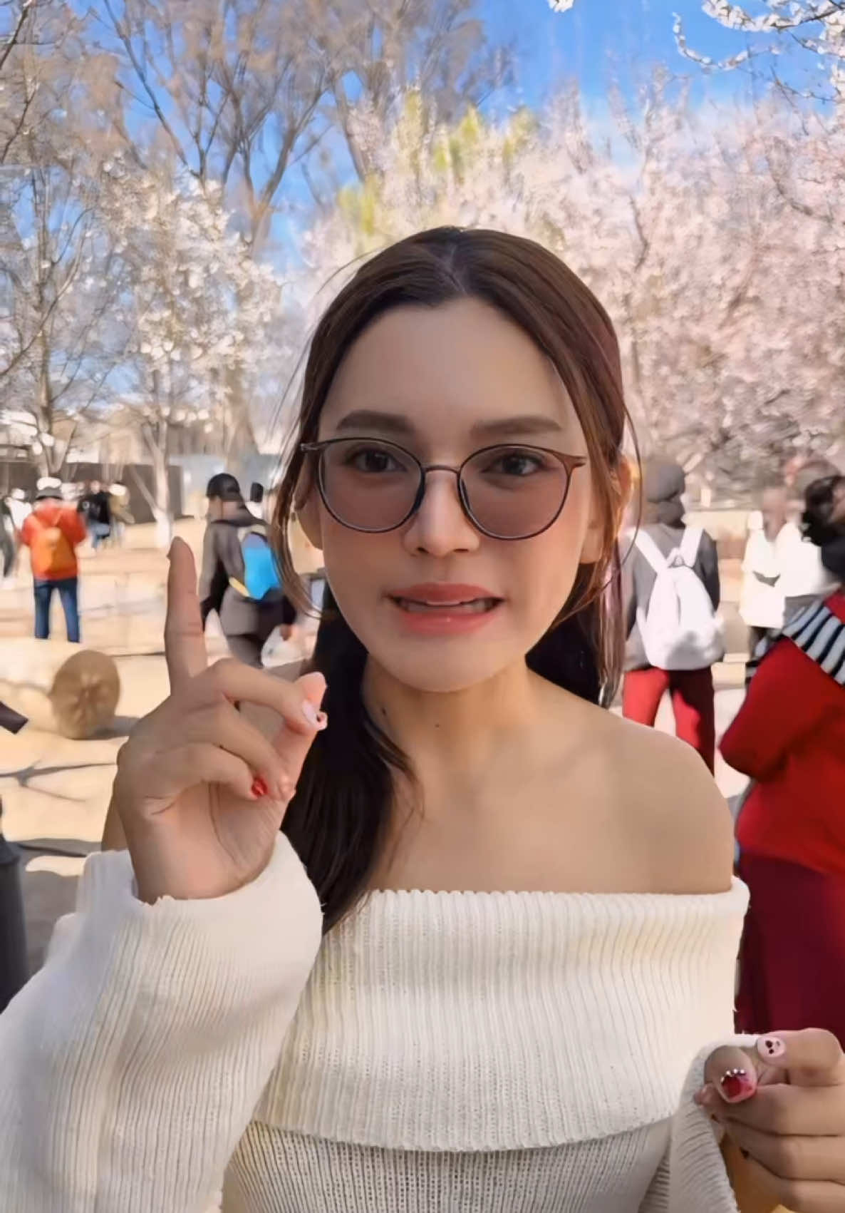 ซื้ออันเดียวจบเลยเป็นได้ทั้งแว่นสายตาทั้งแว่นกันแดด🫶🏼✨ #แว่นตา #แว่นกรองแสง #แว่นสายตาสั้น #แว่นสายตายาว #คลาสแฟชั่น 